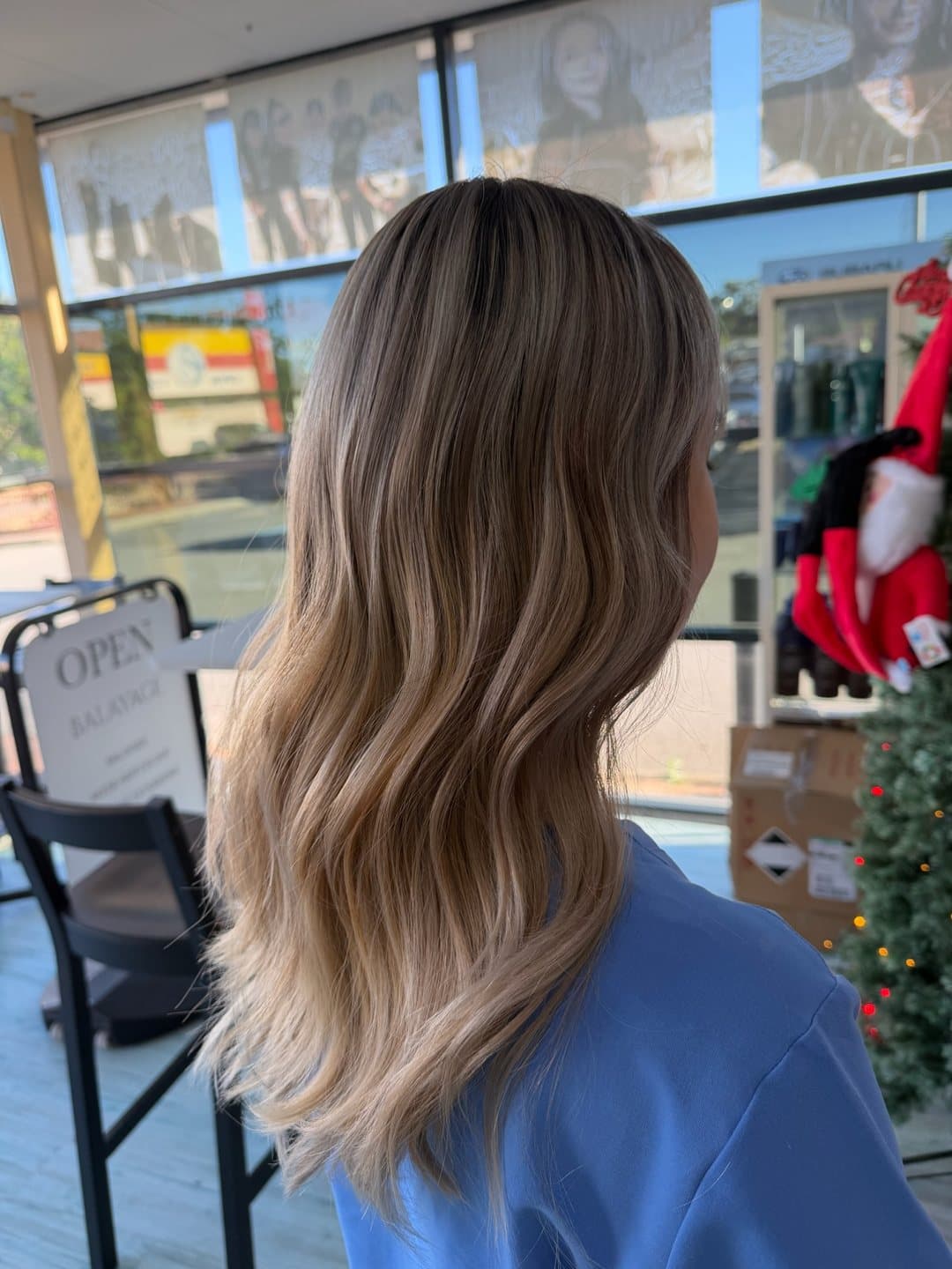 Lived-in bronde balayage